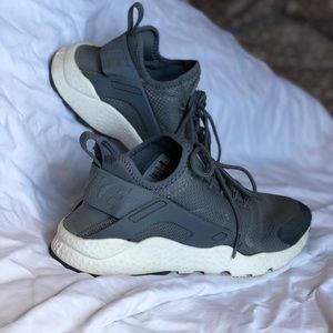 Women’s Nike Huarache Shoes